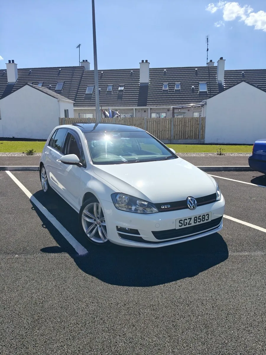 Volkswagen Golf 2015 - Image 1