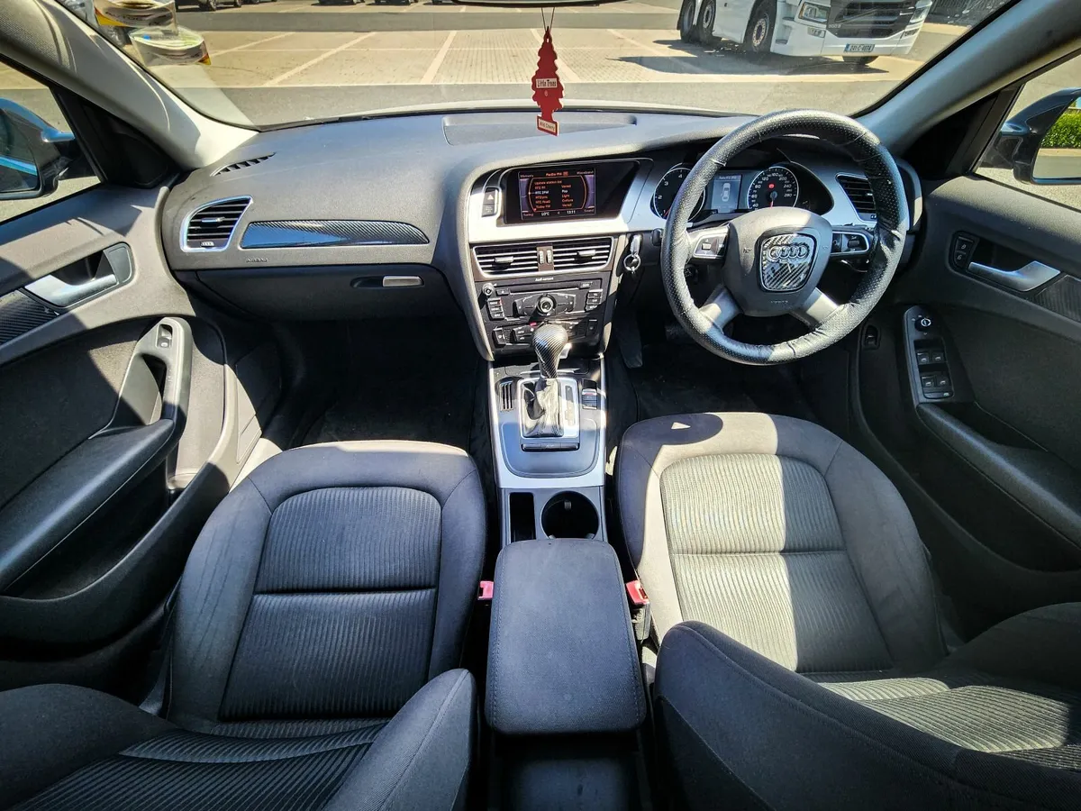 Audi A4 2012 - Image 2
