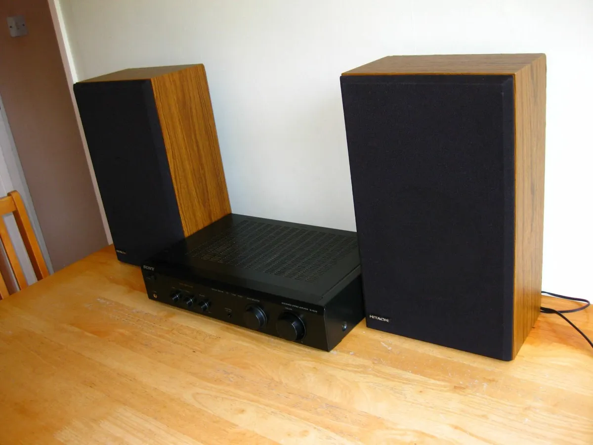 Vintage Hitachi SS-6220G Speakers Made in England. - Image 3