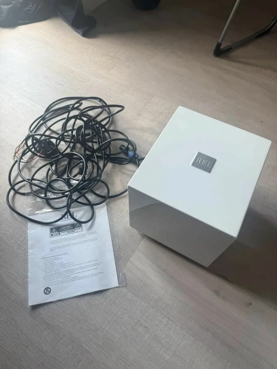 REL T ZERO MKIII Subwoofer - Image 1