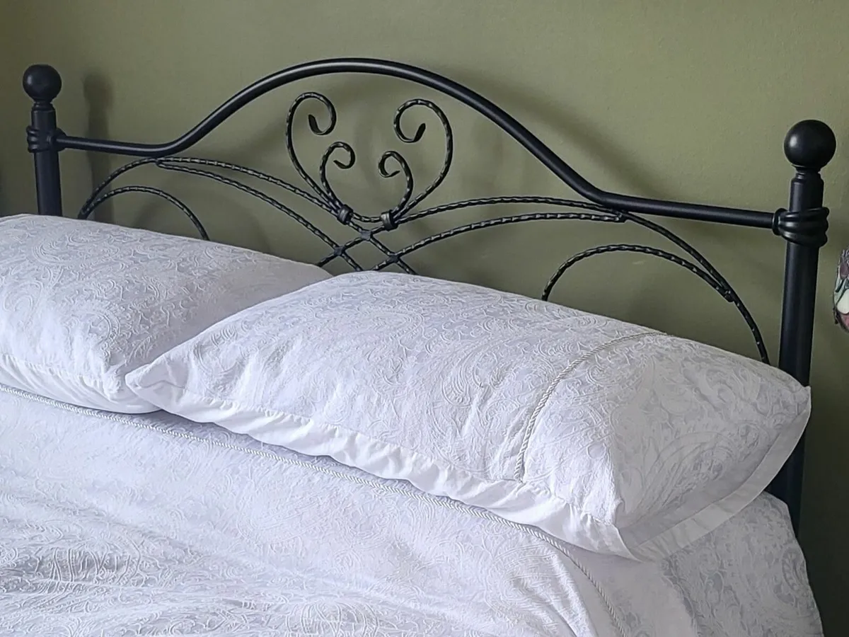 Double 6ft 6" Bed - Image 1