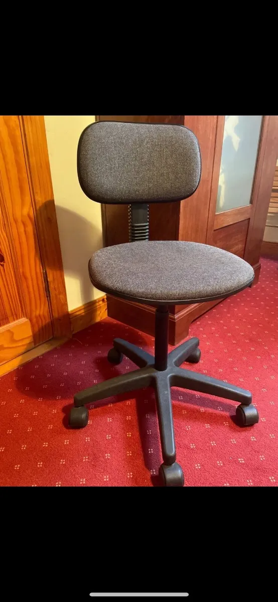 Office swivel chair - Image 1