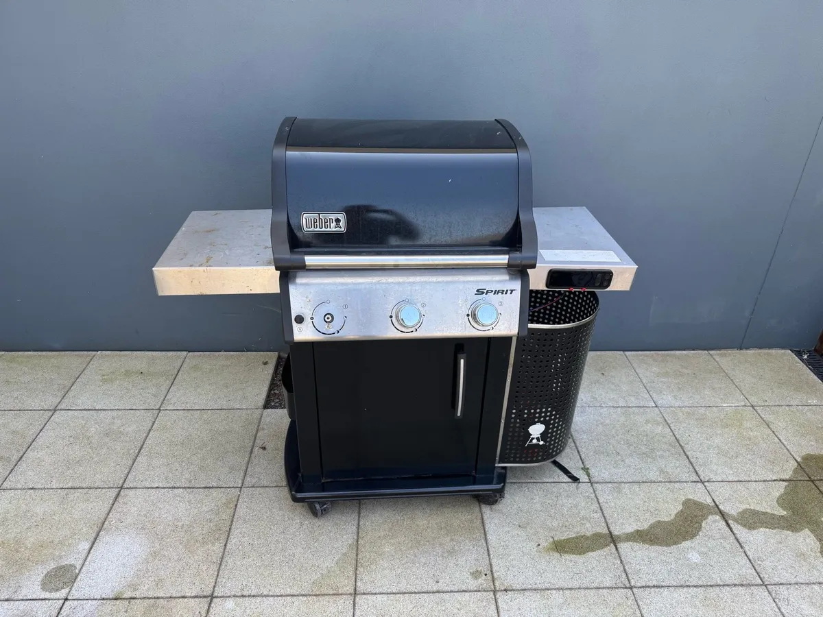Weber Spirit Gas grill - 3 burners - Image 1