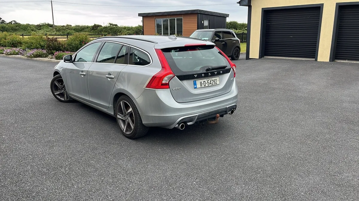 Car - Image 3