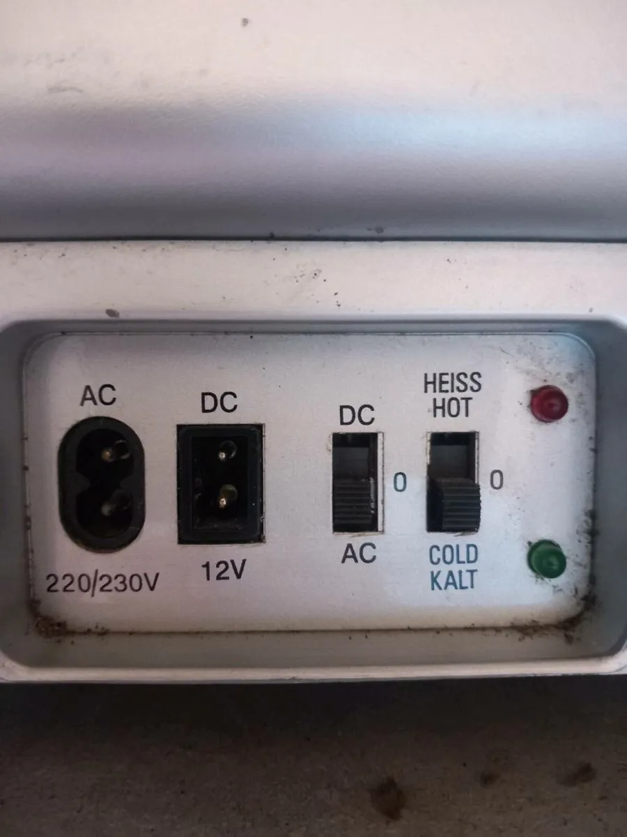 Mini fridge cold and hot setting - Image 3