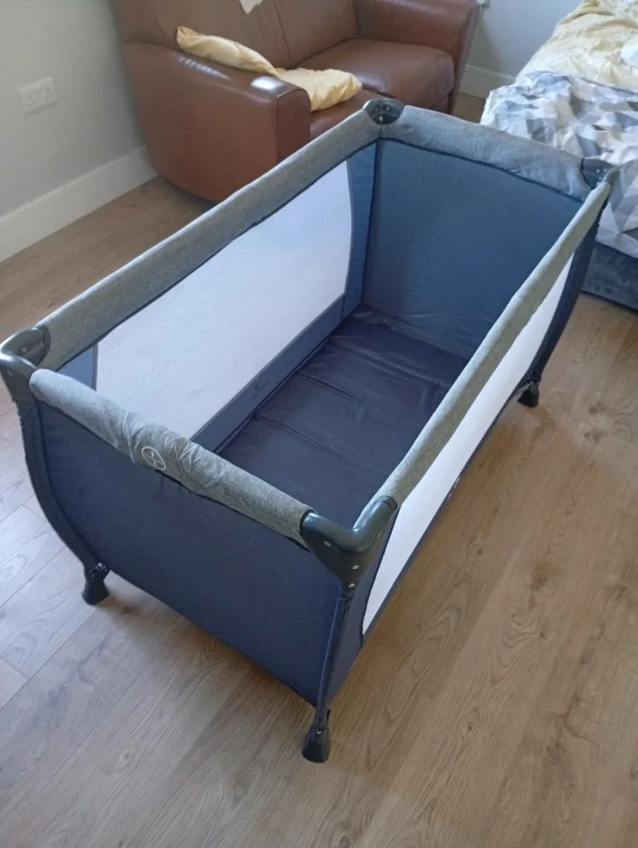 Travel cot - Image 3