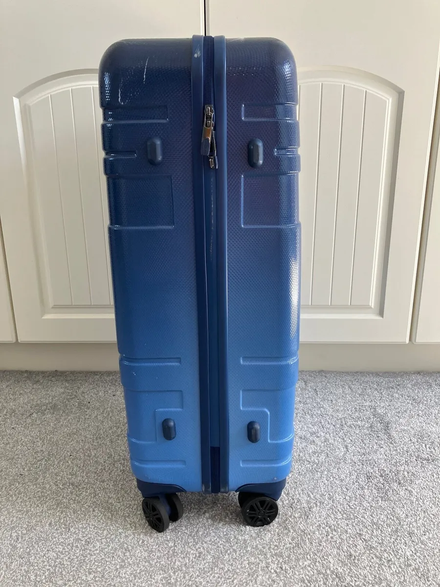 Blue Ombré Large 8 Wheel Hard Shell Suitcase - €35 - Image 4