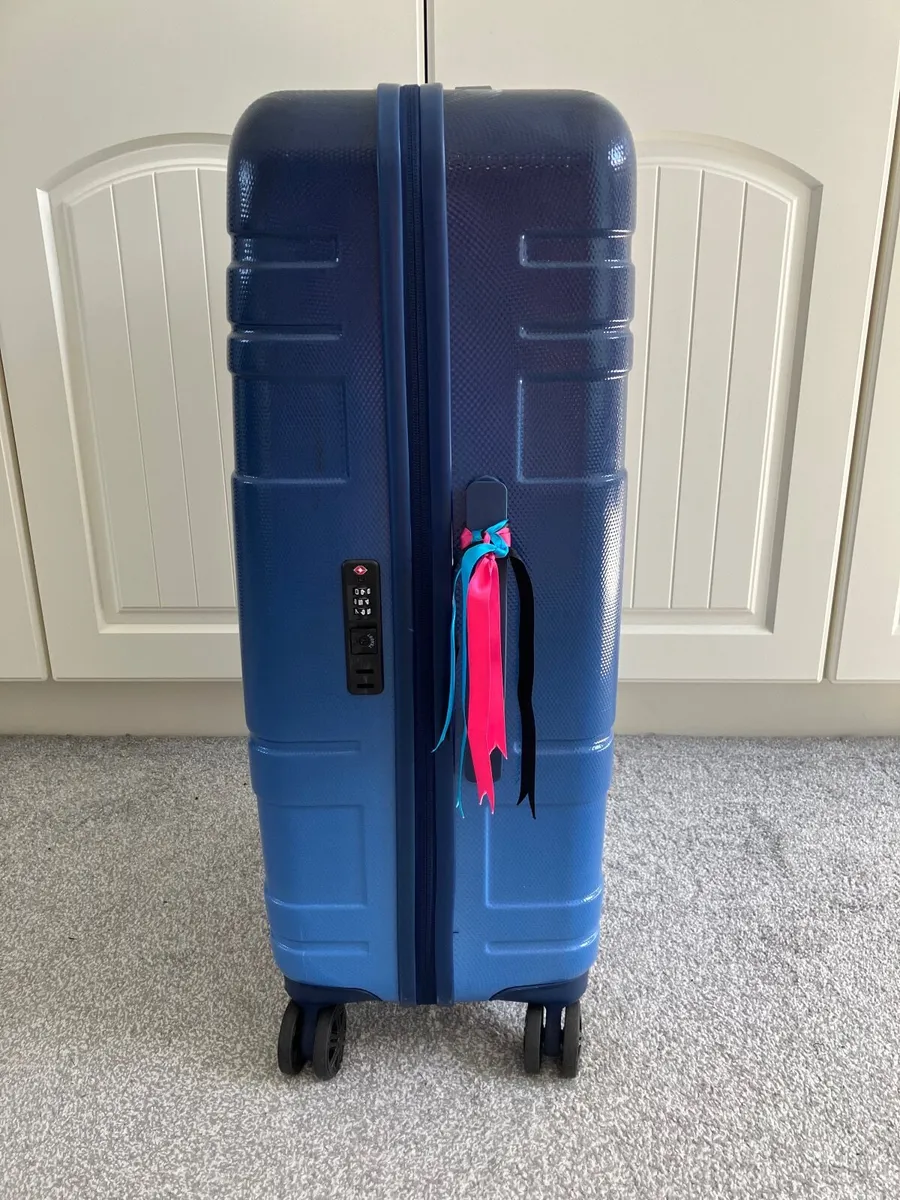 Blue Ombré Large 8 Wheel Hard Shell Suitcase - €35 - Image 3