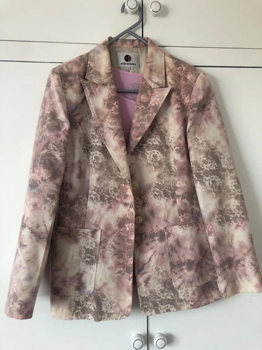 Pink jacket with pink top - Image 1