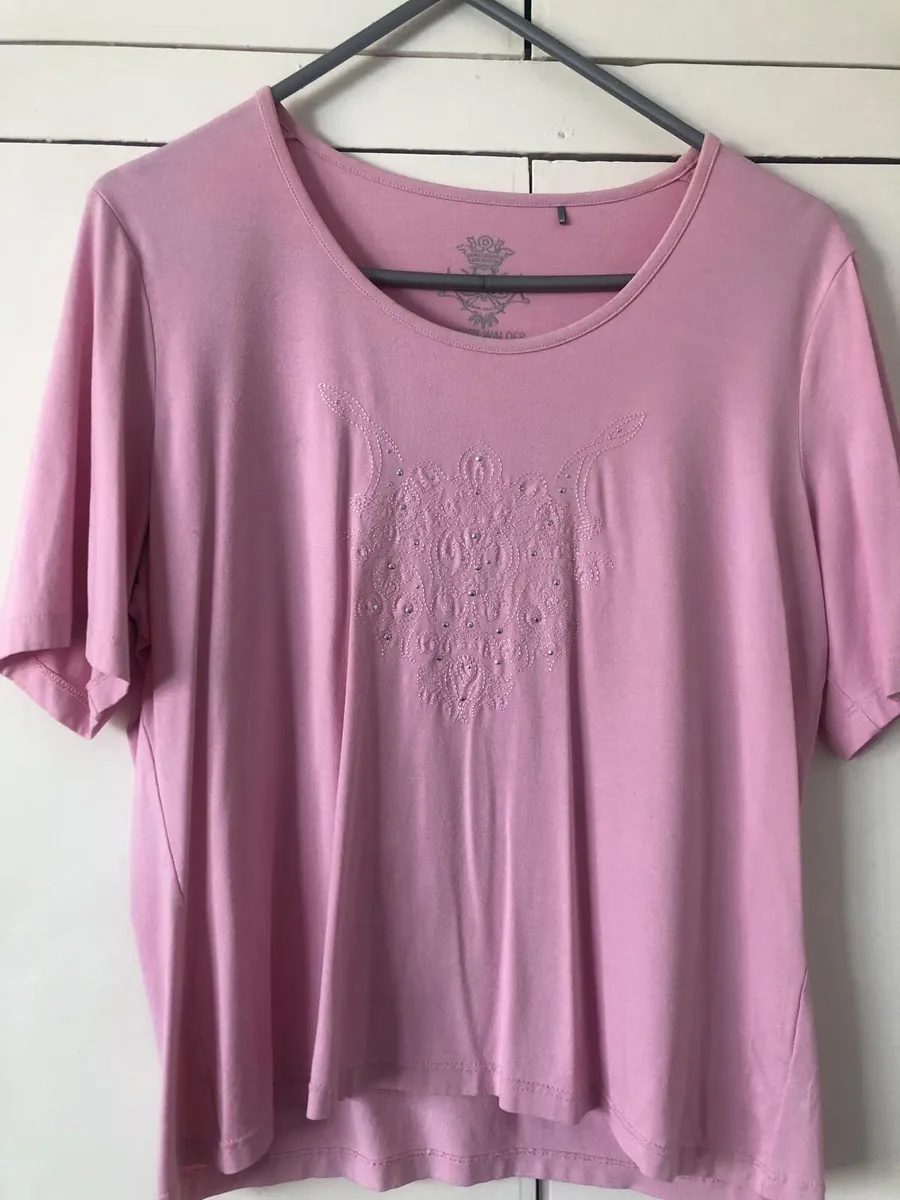 Pink jacket with pink top - Image 2