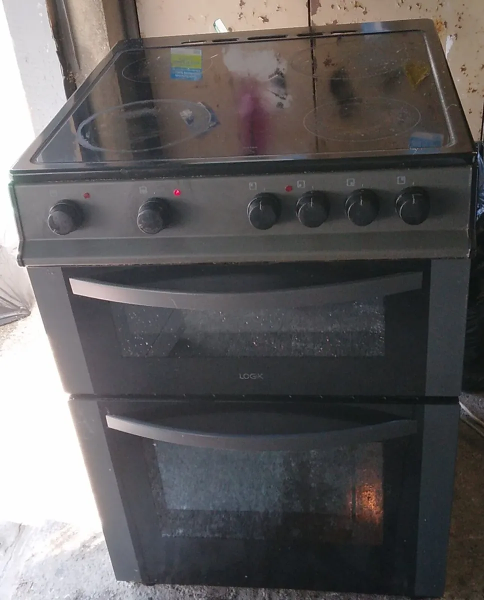 LOGIK FREE-STANDING TWIN CAVITY 
ELECTRIC COOKER