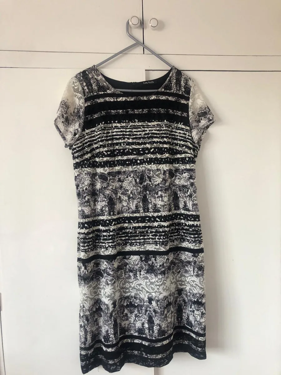 Betty Barclay Dress Black and White
