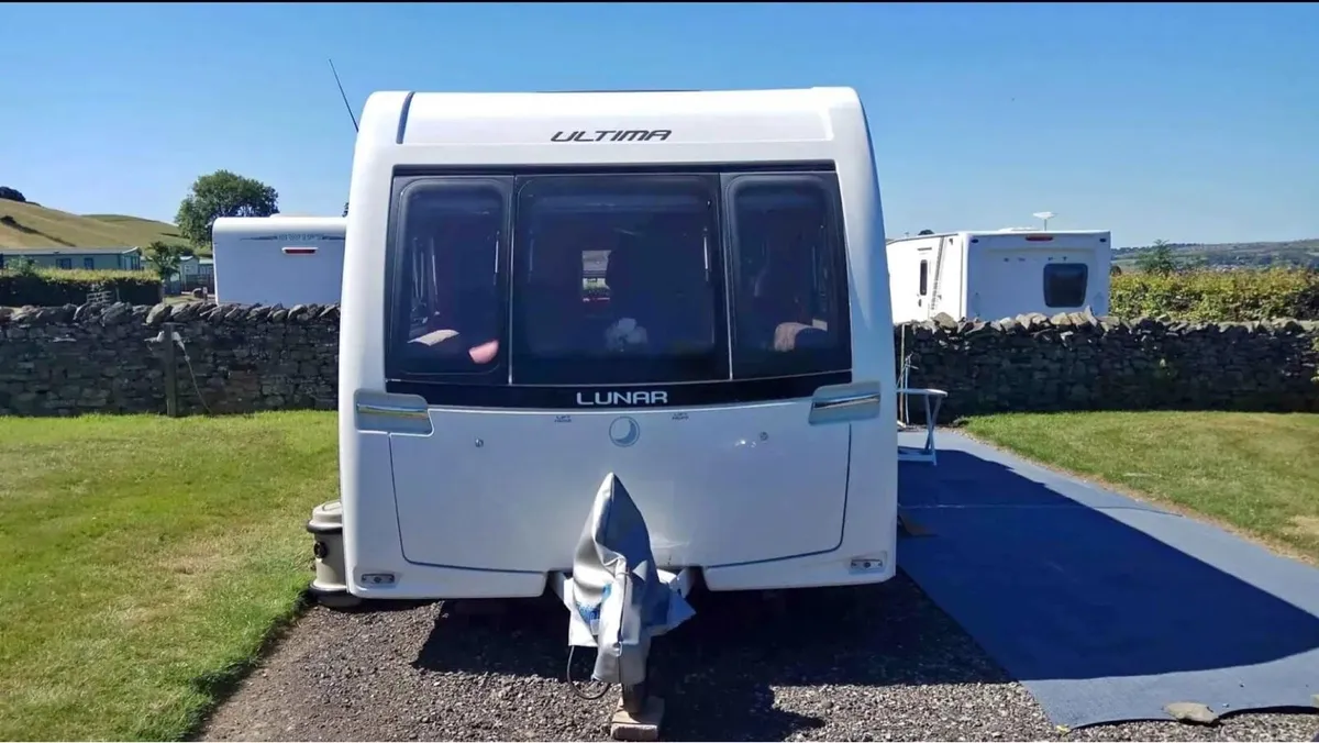 2014 Lunar ultima  4 berth caravan - Image 2