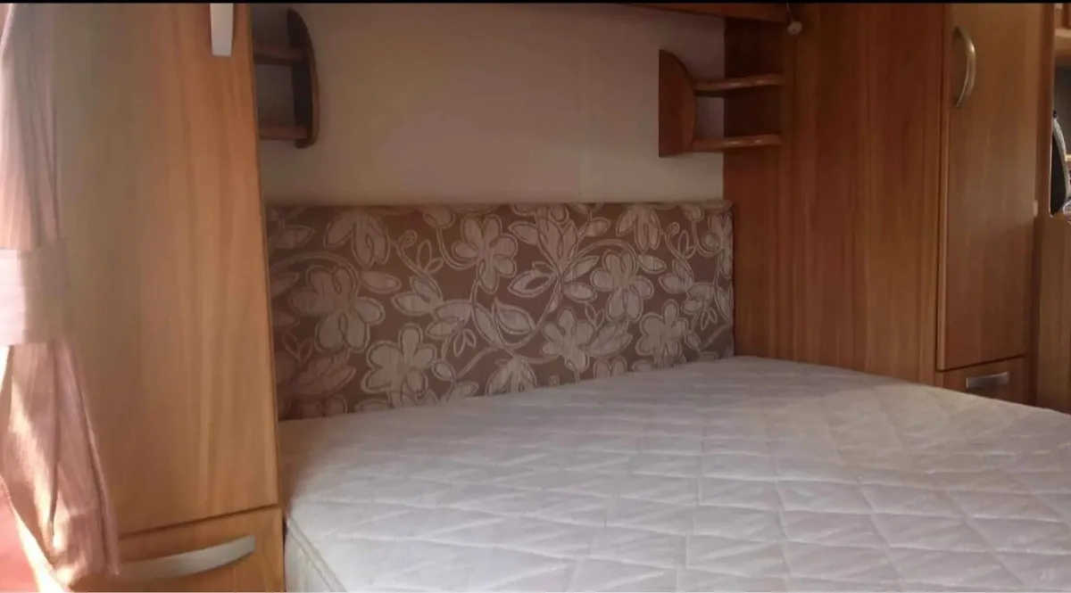 2014 Lunar ultima  4 berth caravan - Image 3