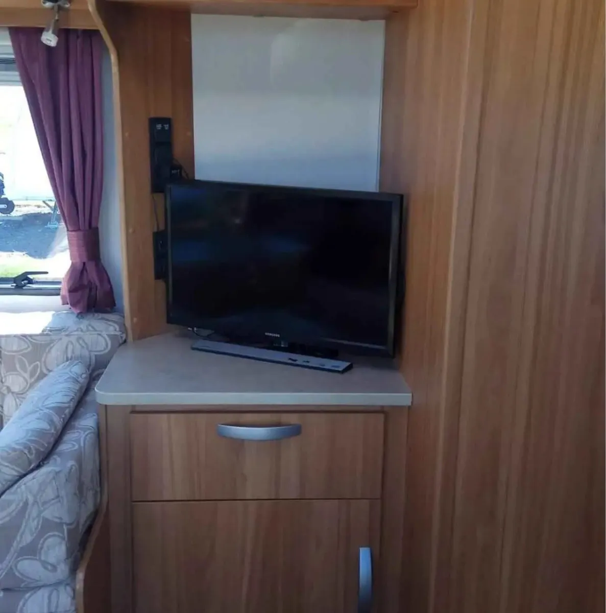 2014 Lunar ultima  big island bed - Image 3