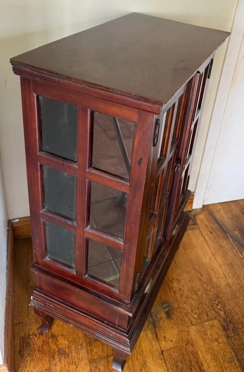 Beautiful Vintage Style Wooden Display Cabinet - Image 3