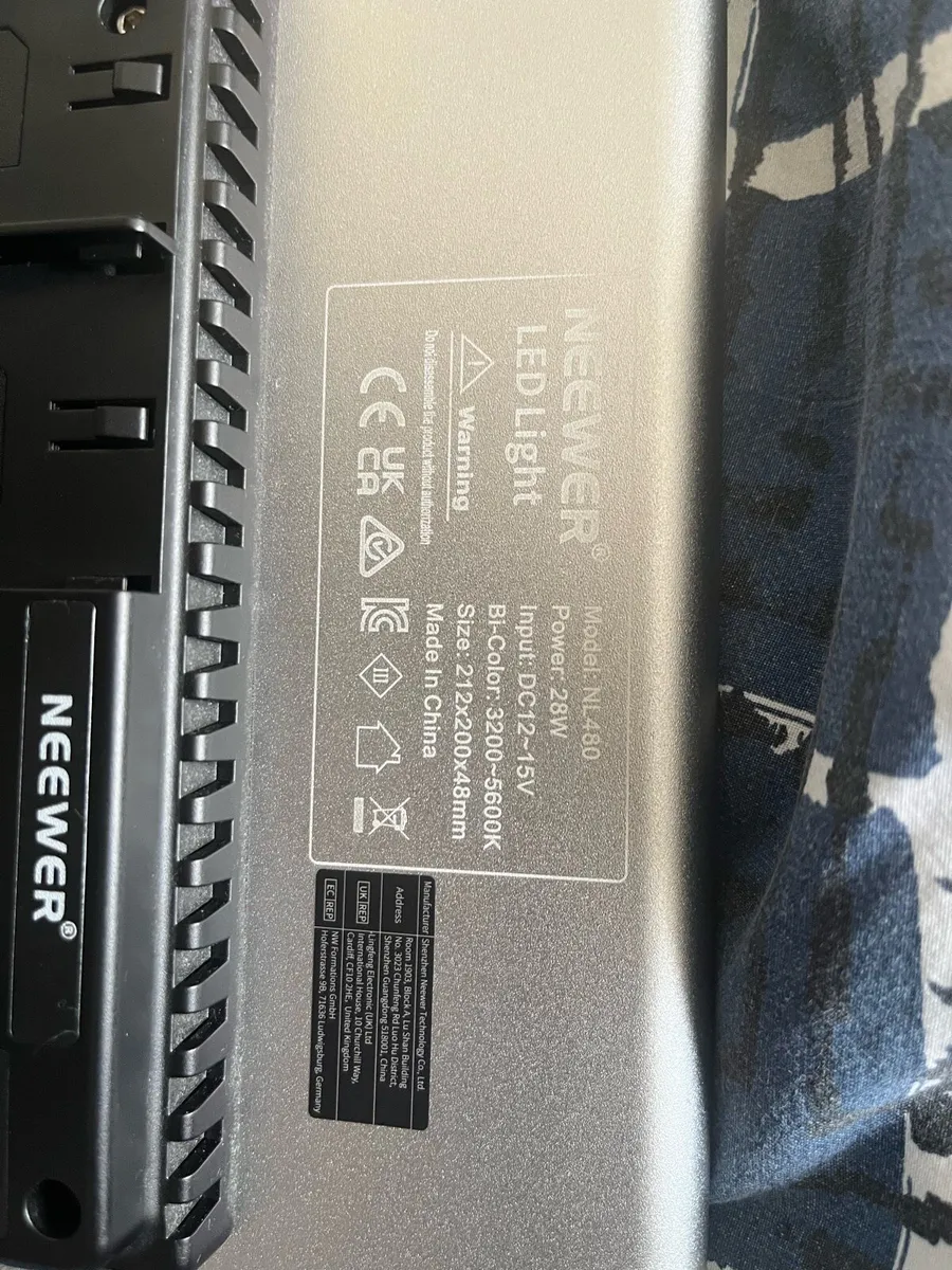 Neewer light - Image 2