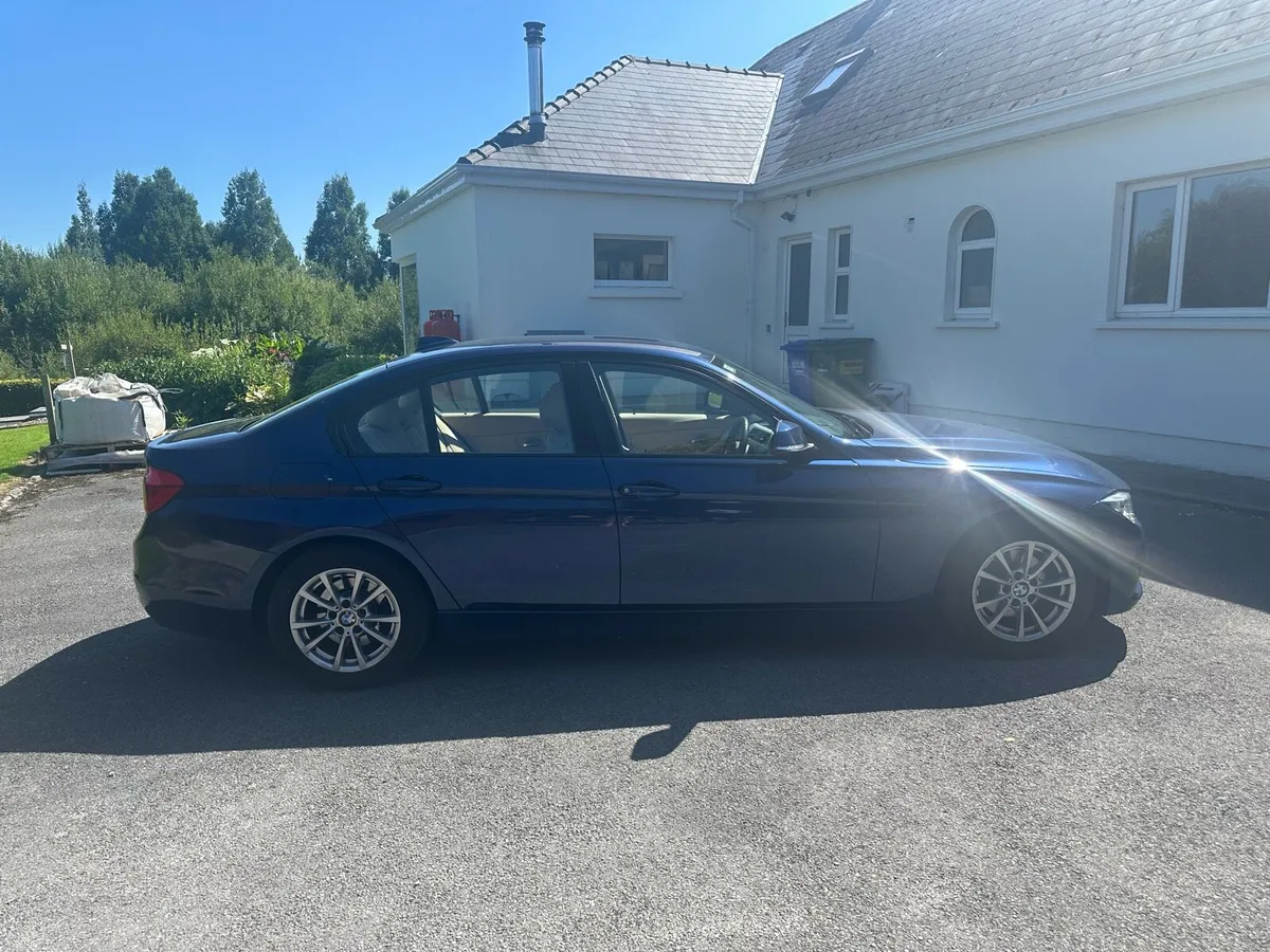 BMW 3 SERIES -PREMIUM INTERIOR - AUTOMATIC - Image 3