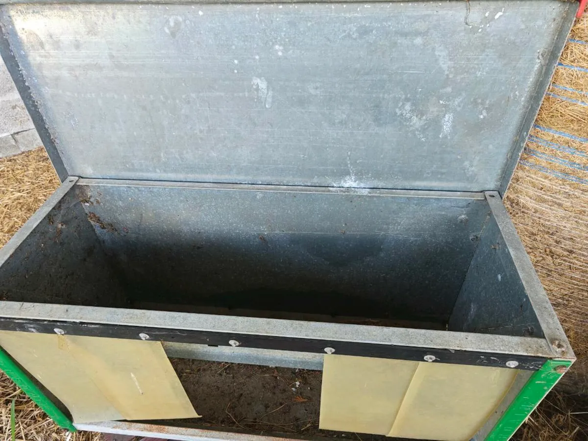 Jourdain creep feeder - Image 2