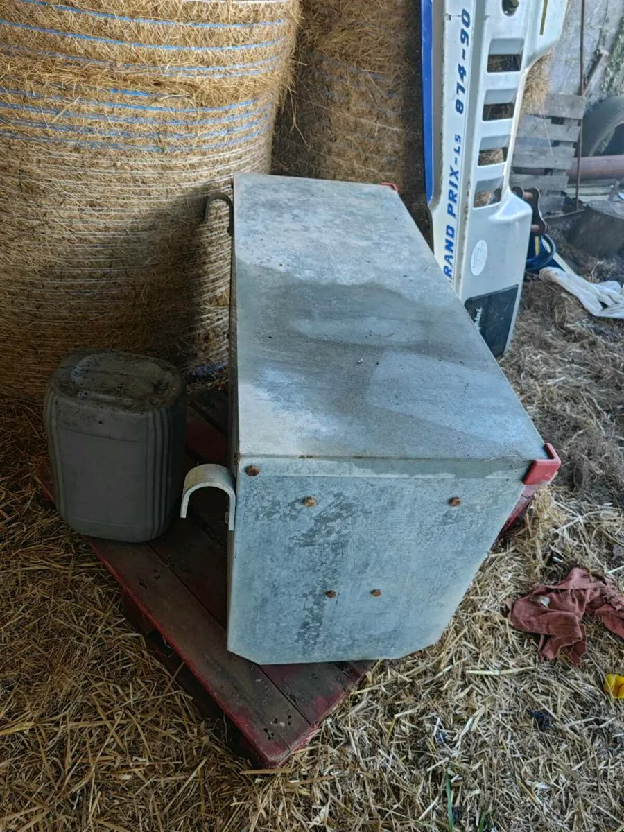 Jourdain creep feeder - Image 3