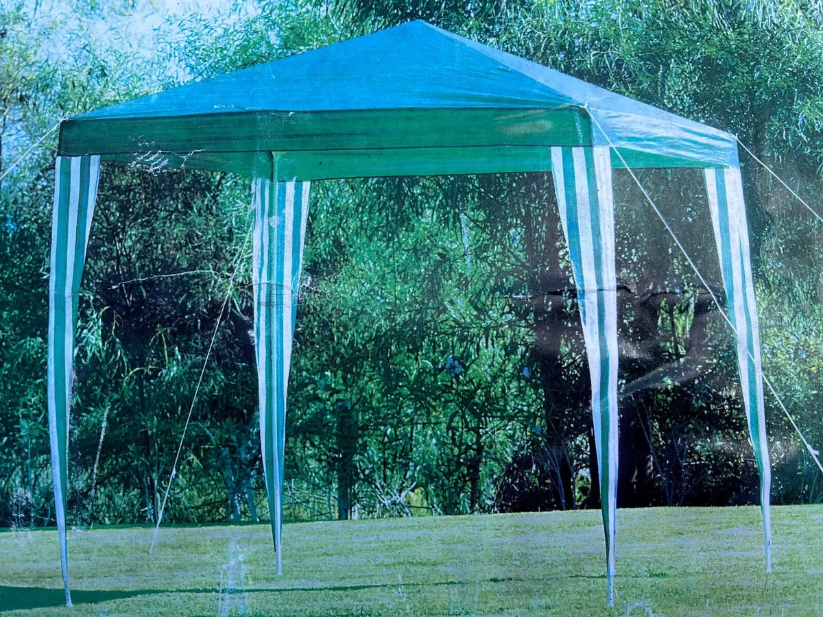 Green & White Garden Gazebo - 2.7 M x 2.7M - €25 - Image 1
