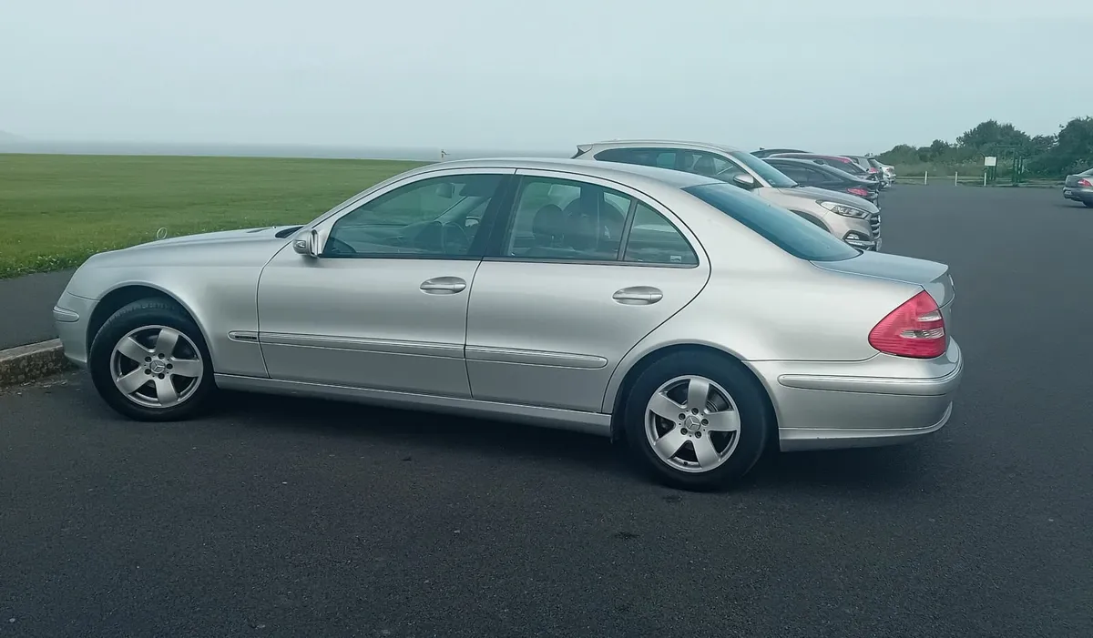 Mercedes-Benz E-Class 2006 - Image 1