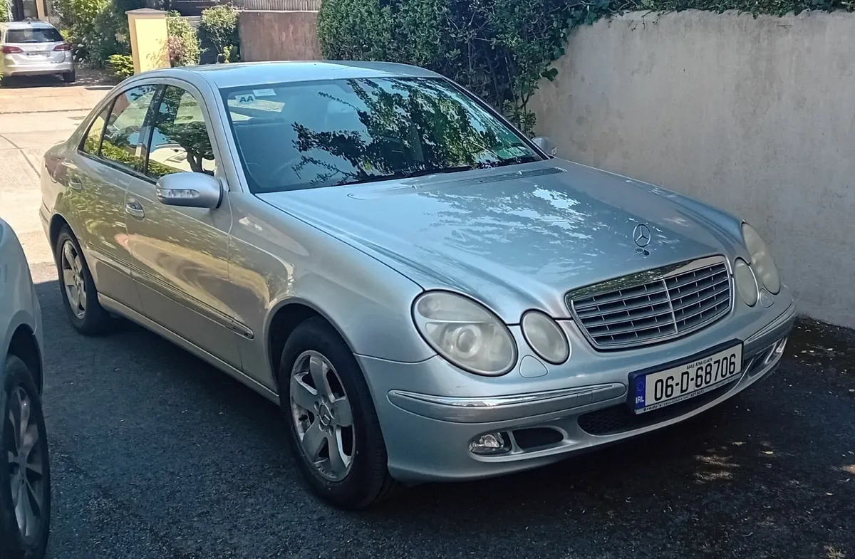 Mercedes-Benz E-Class 2006 - Image 3