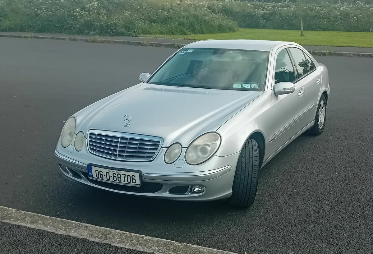 Mercedes-Benz E-Class 2006 - Image 4