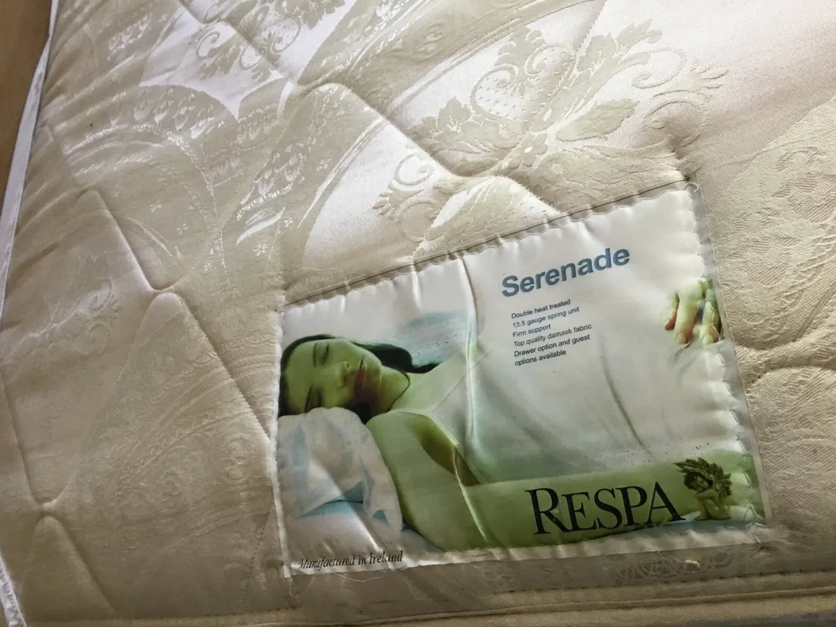 Double sized bed  (4 foot 6inches wide and 78.5 in - Image 2