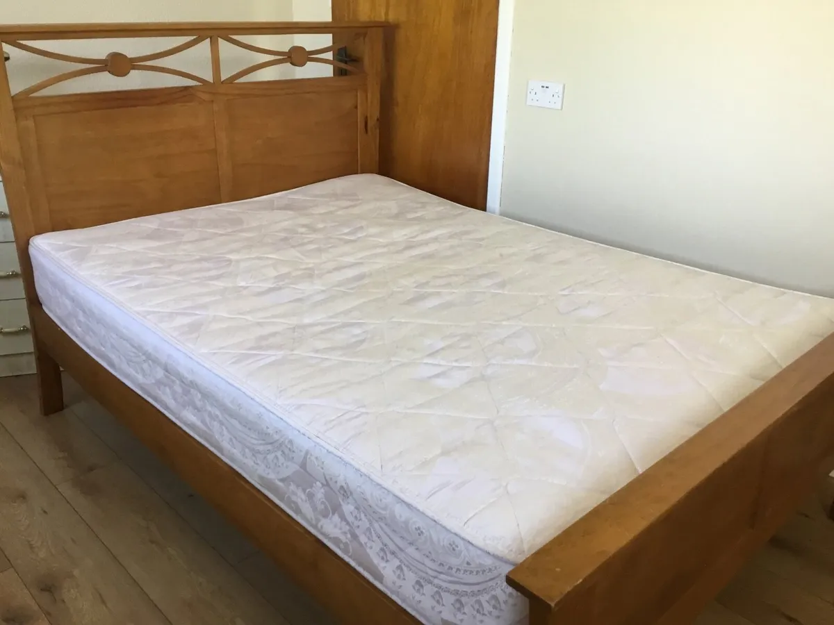 Double sized bed  (4 foot 6inches wide and 78.5 in - Image 1