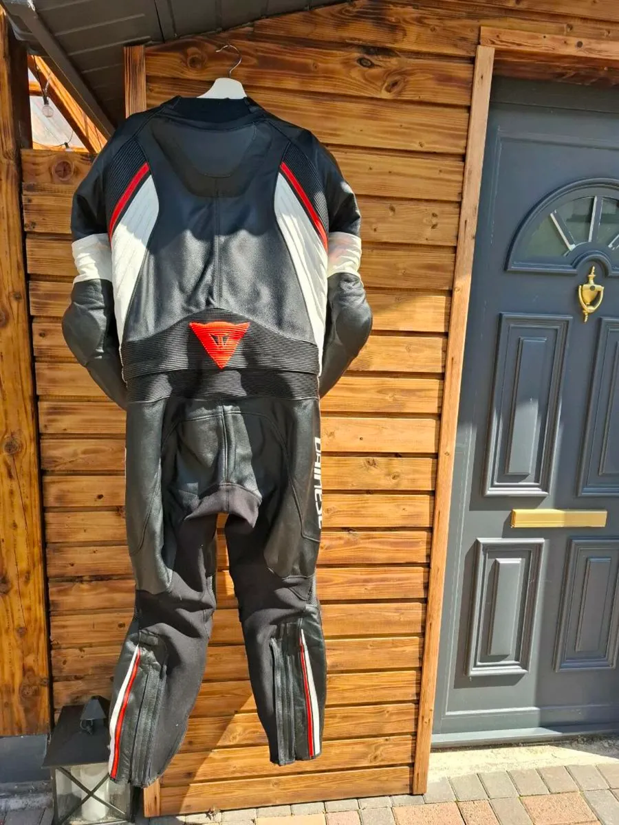 Leather suit - Image 4
