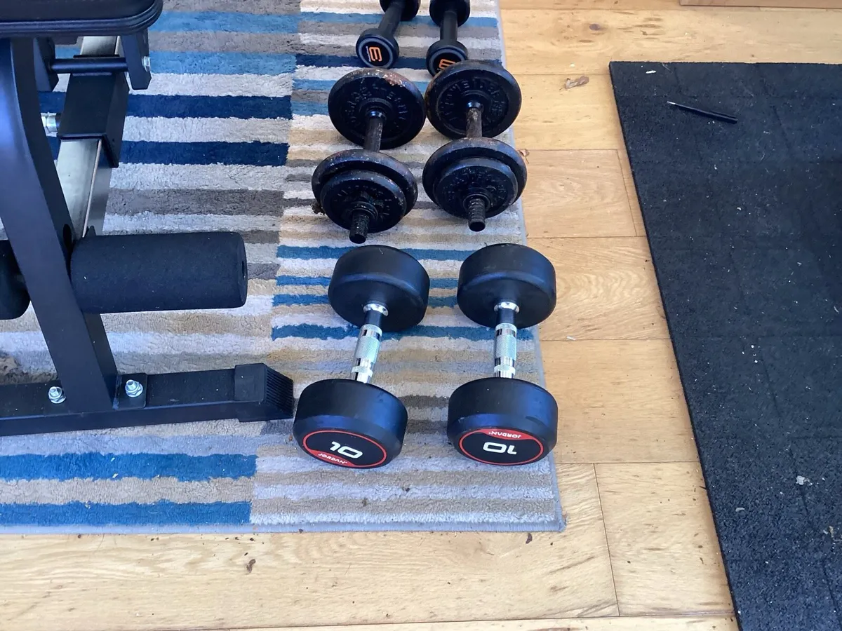 Weights bench with assorted weights - Image 4