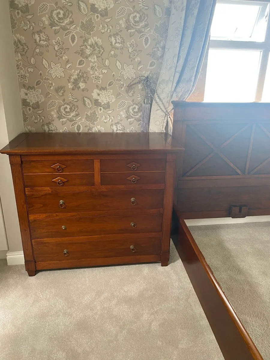 Chest of drawers and 2 matching lockers - Image 1