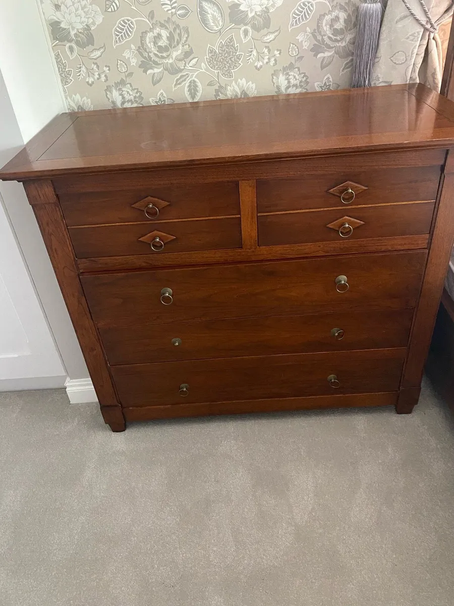 Chest of drawers and 2 matching lockers - Image 2