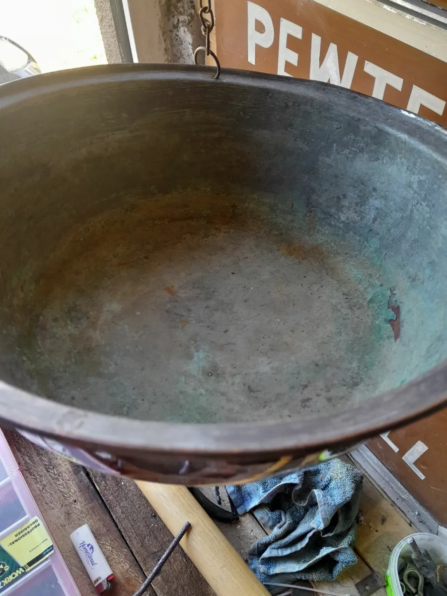 Vintage  hanging  copper  pot - Image 3