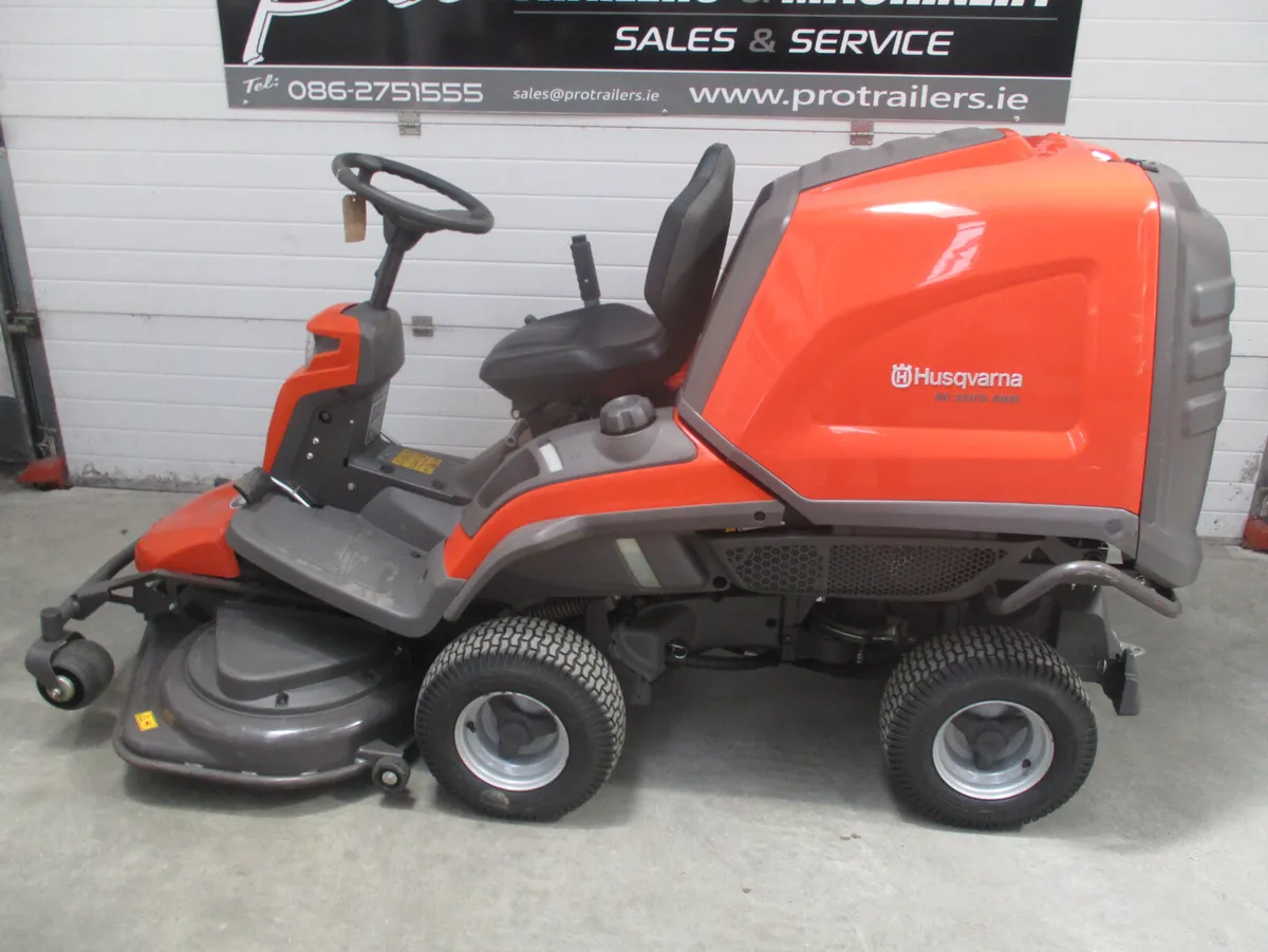 Husqvarna Rider Collector Mower 4X4 - Image 4