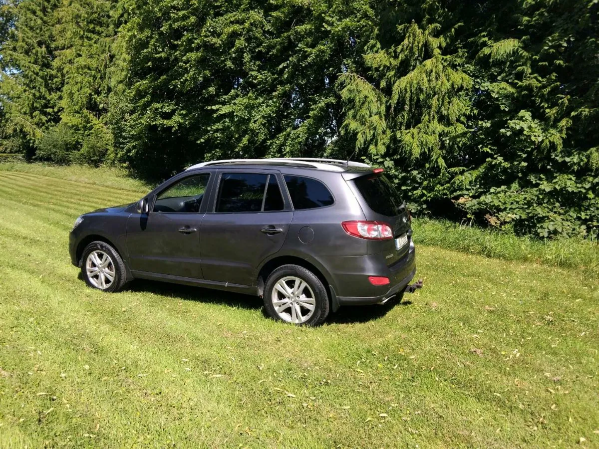 Hyundai santa fe  7 seats - Image 2