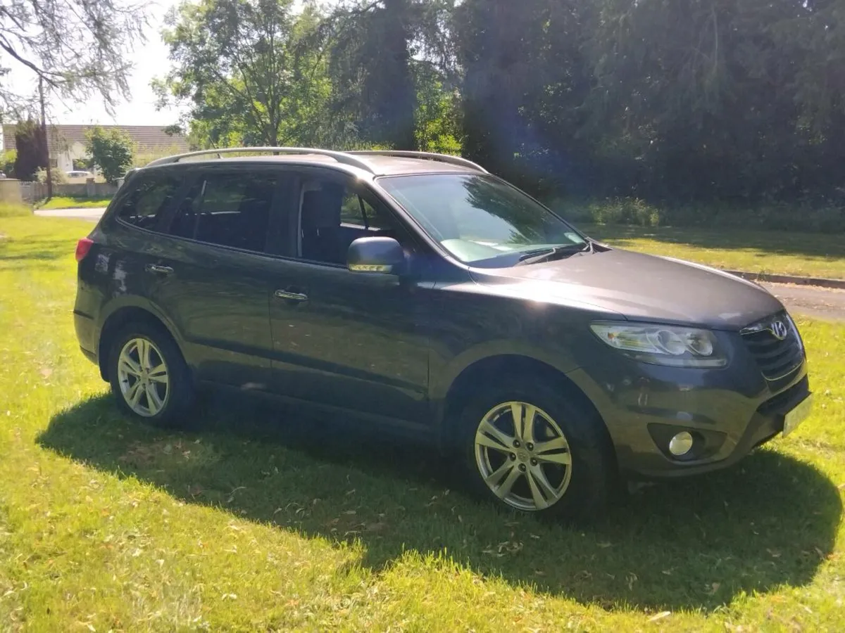 Hyundai santa fe  7 seats - Image 4