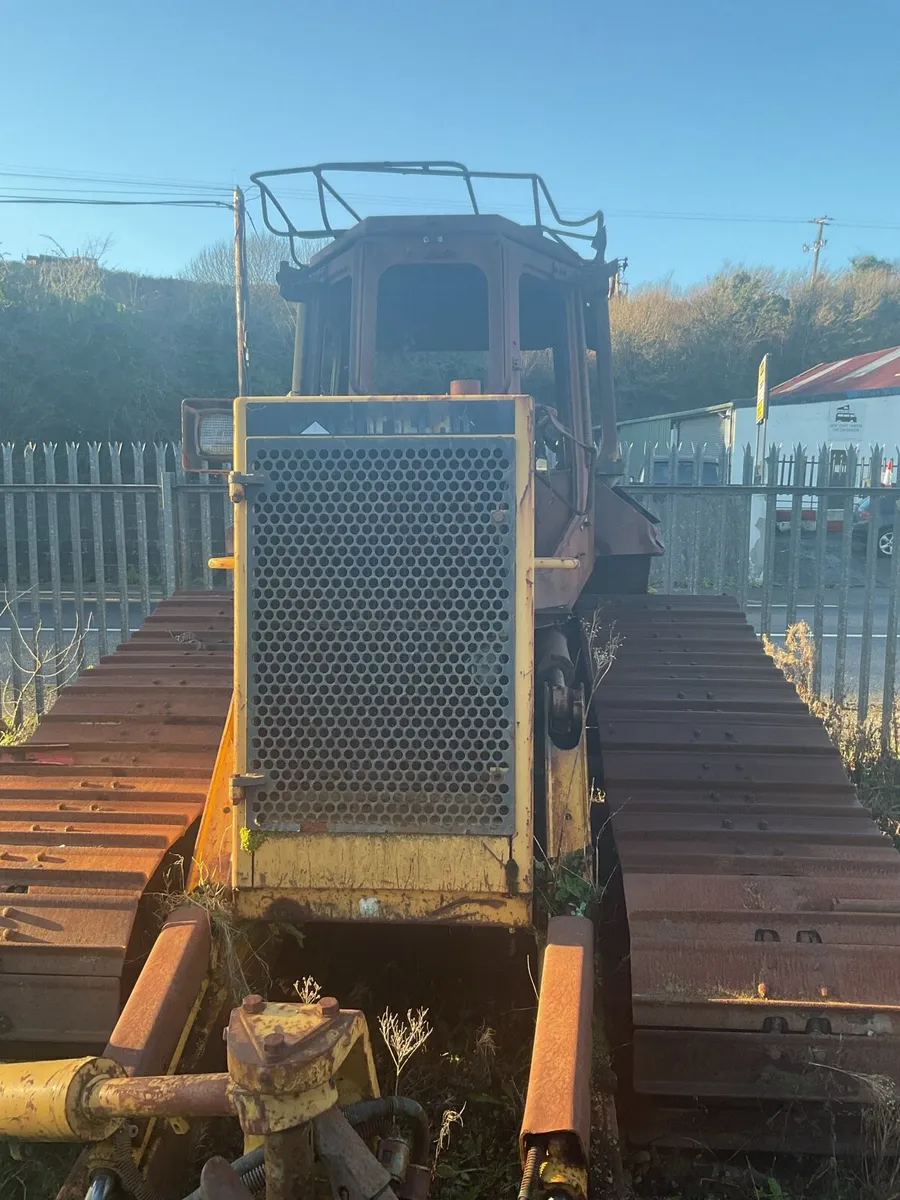 Dozer for breaking or parts - Image 2