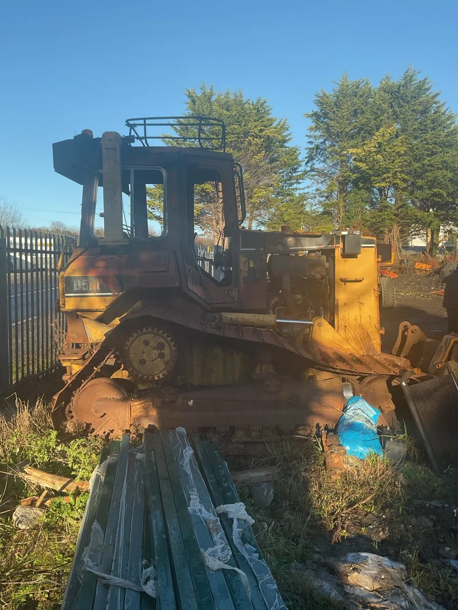 Dozer for breaking or parts - Image 3
