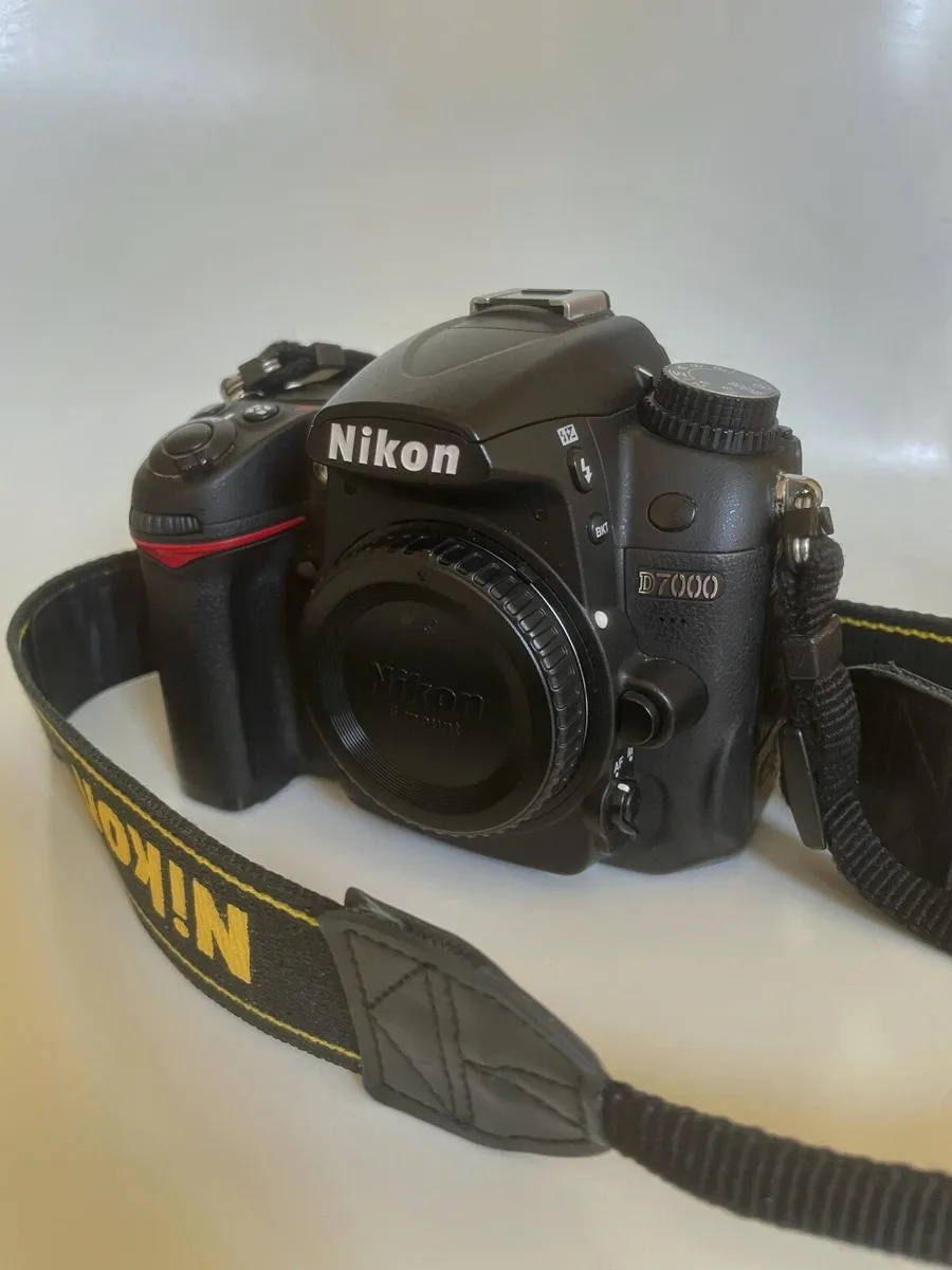 Great Condition Nikon D7000 Body Only - Image 1