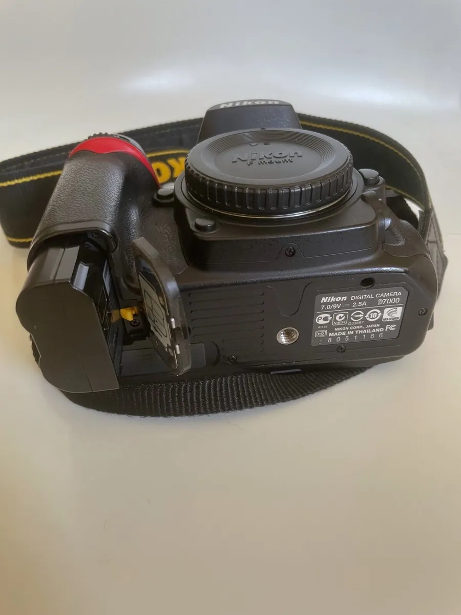 Great Condition Nikon D7000 Body Only - Image 4