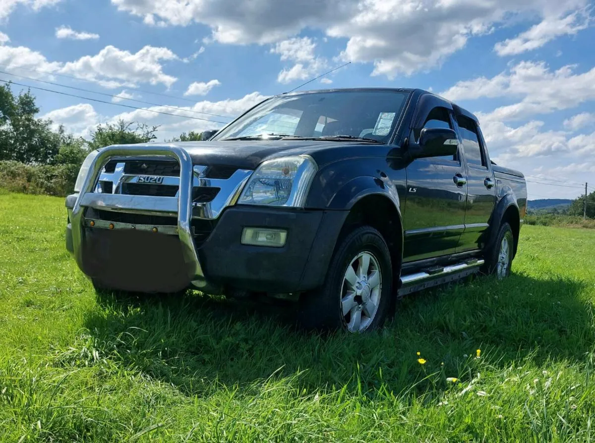 ISUZU D-MAX - Image 1