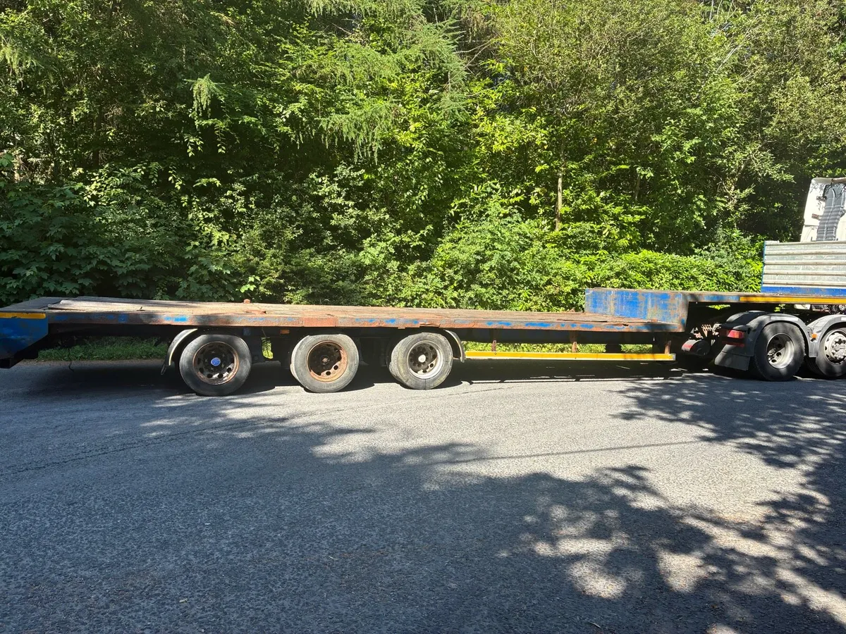 Bale trailer - Image 1