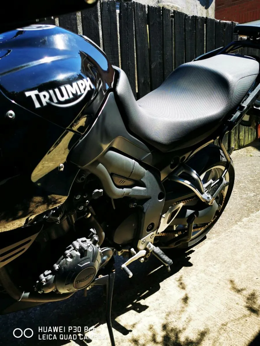 Triumph Tiger 1050 abs - Image 2