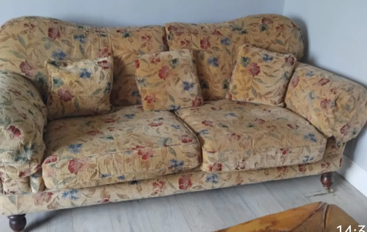3 seater couch X 2 - Image 1