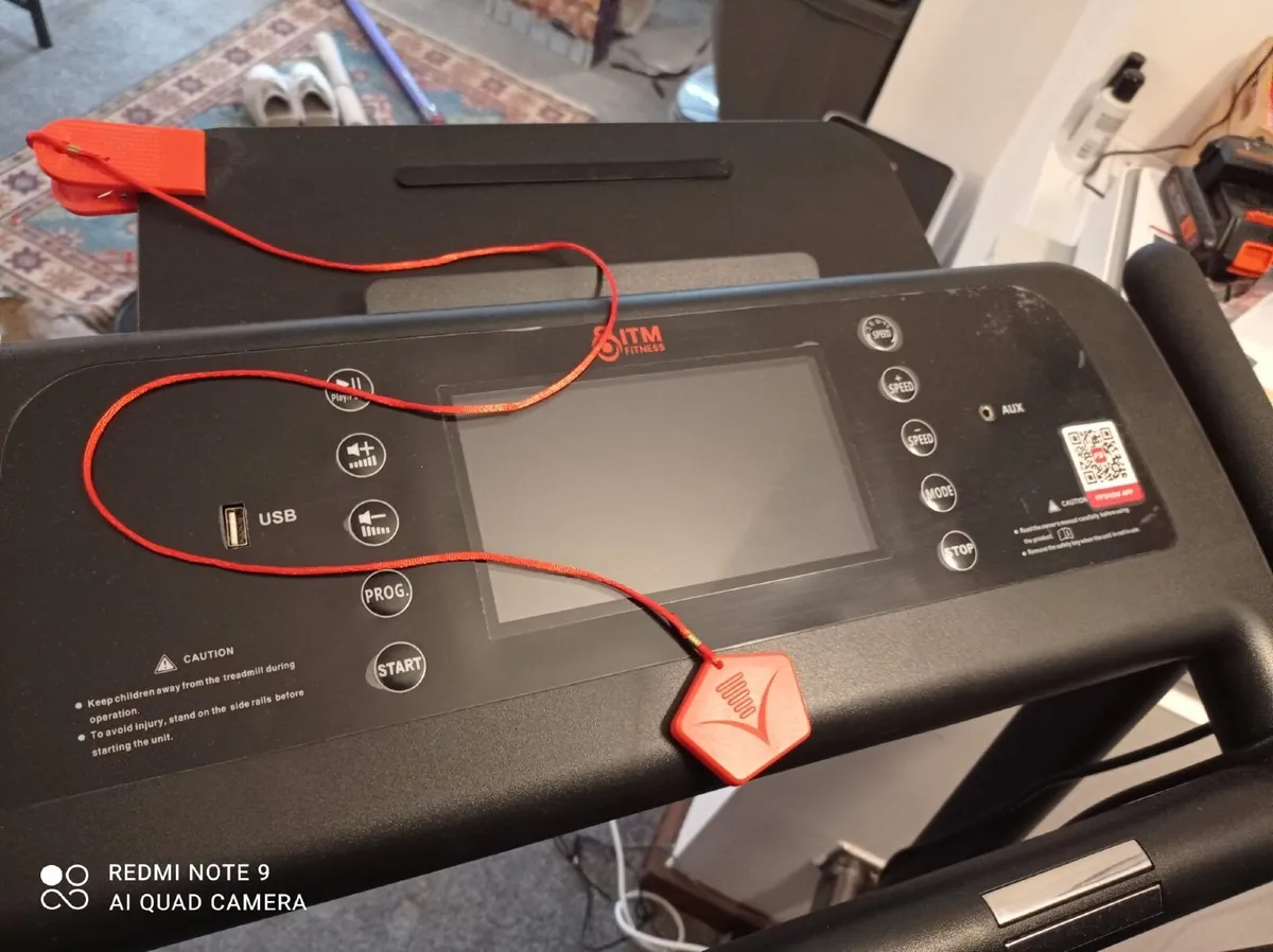 Foldable treadmill - Image 1