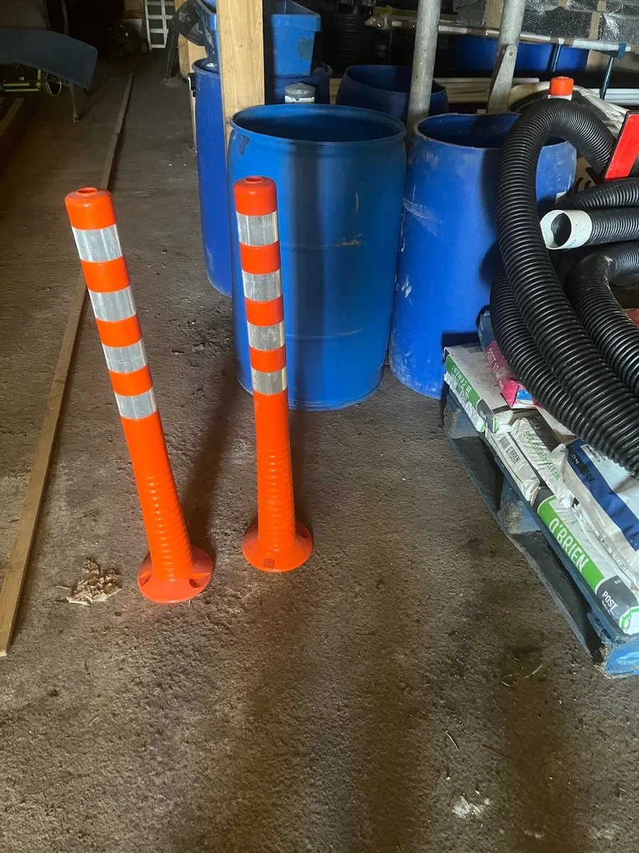 Rubber reflective bollards - Image 2