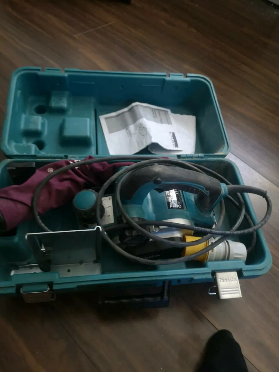 Makita planer kp0810