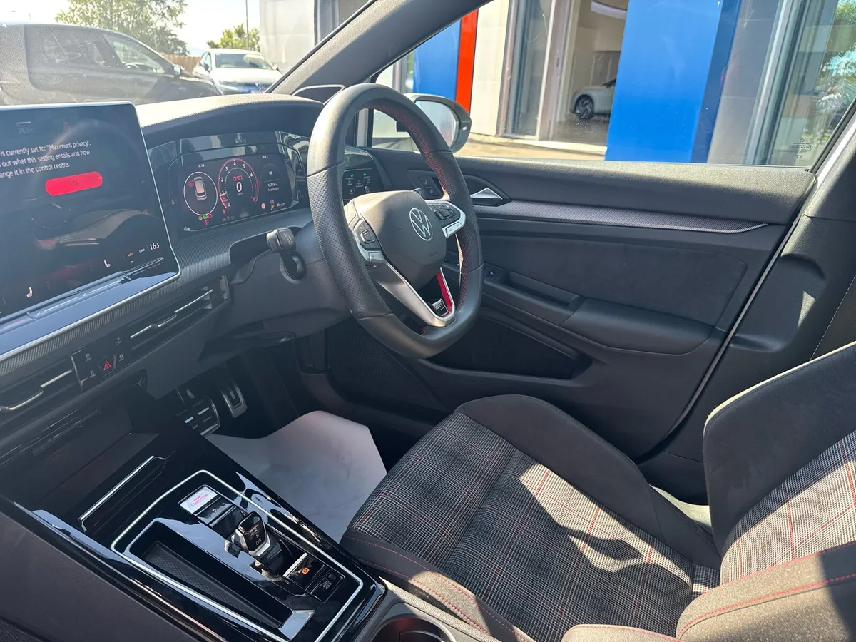 Volkswagen Golf 2.0 TSI 245HP GTI DSG - Image 3